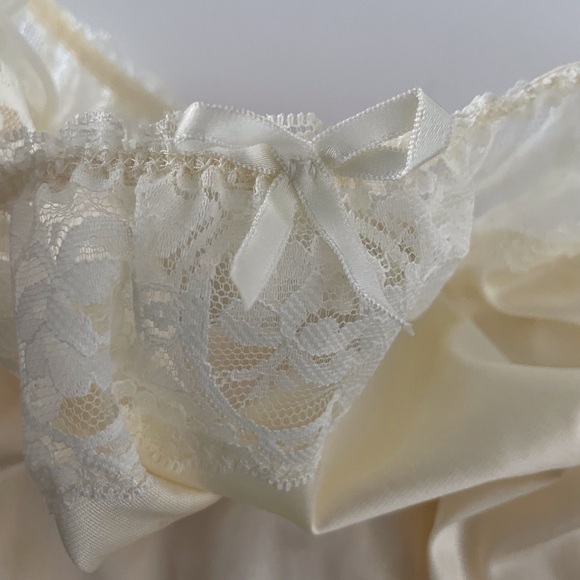 80s Vanity Fair Lace Strapless Top - Picture 3 of 6